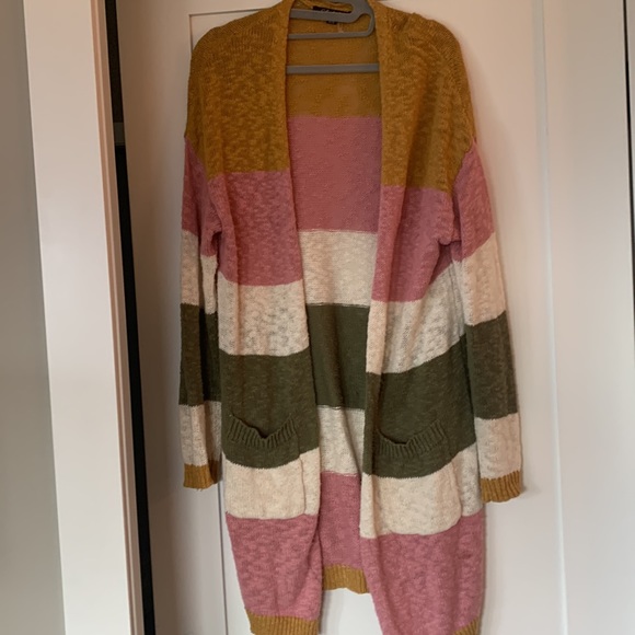 Cute lightweight sweater - Picture 2 of 3